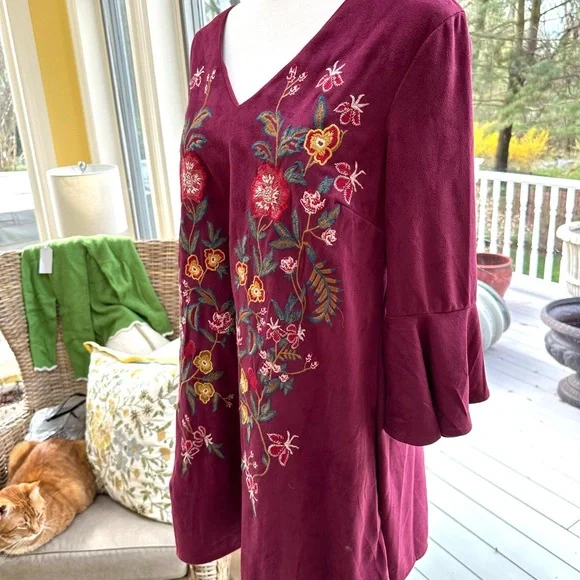 Altar’d State XS NWOT Bell Sleeve Swing Dress Embroidered Floral V-Neck Burgundy - Picture 3 of 11